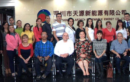 哥伦比亚UPB皇家大学拜访腾博会官网新能源 商讨在新能源光伏水利领域的合作